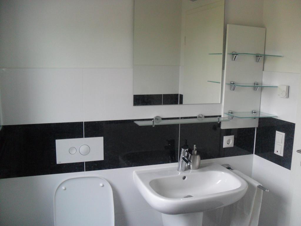 Apartment Suda Rheinhausen Rum bild