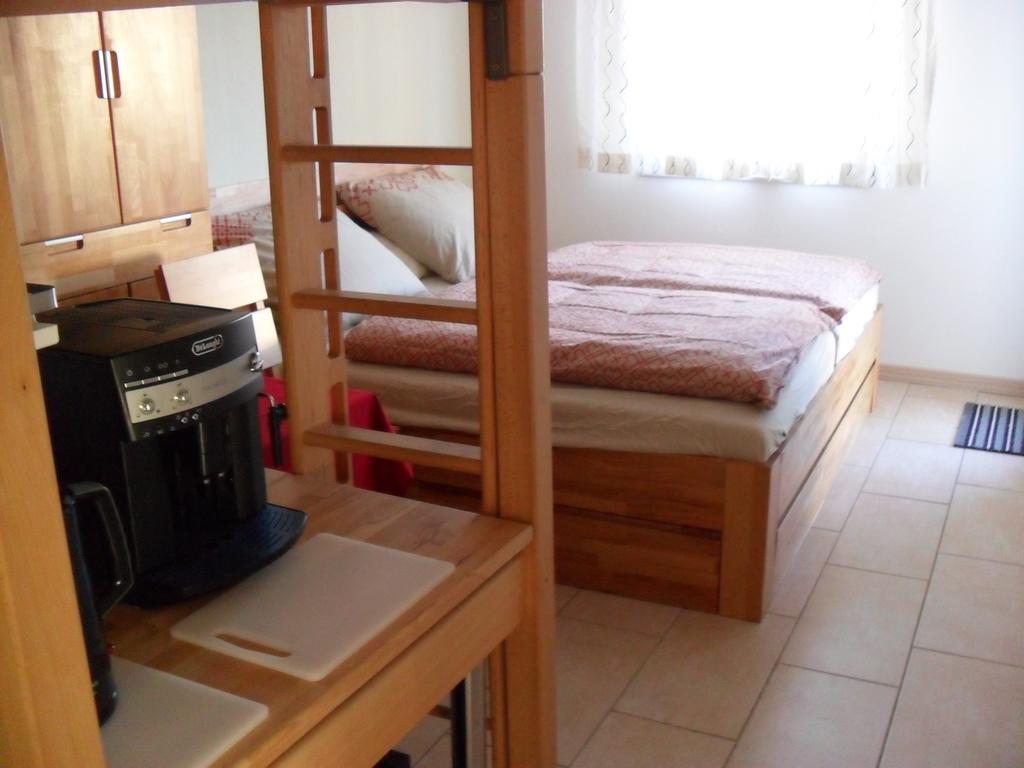 Apartment Suda Rheinhausen Rum bild